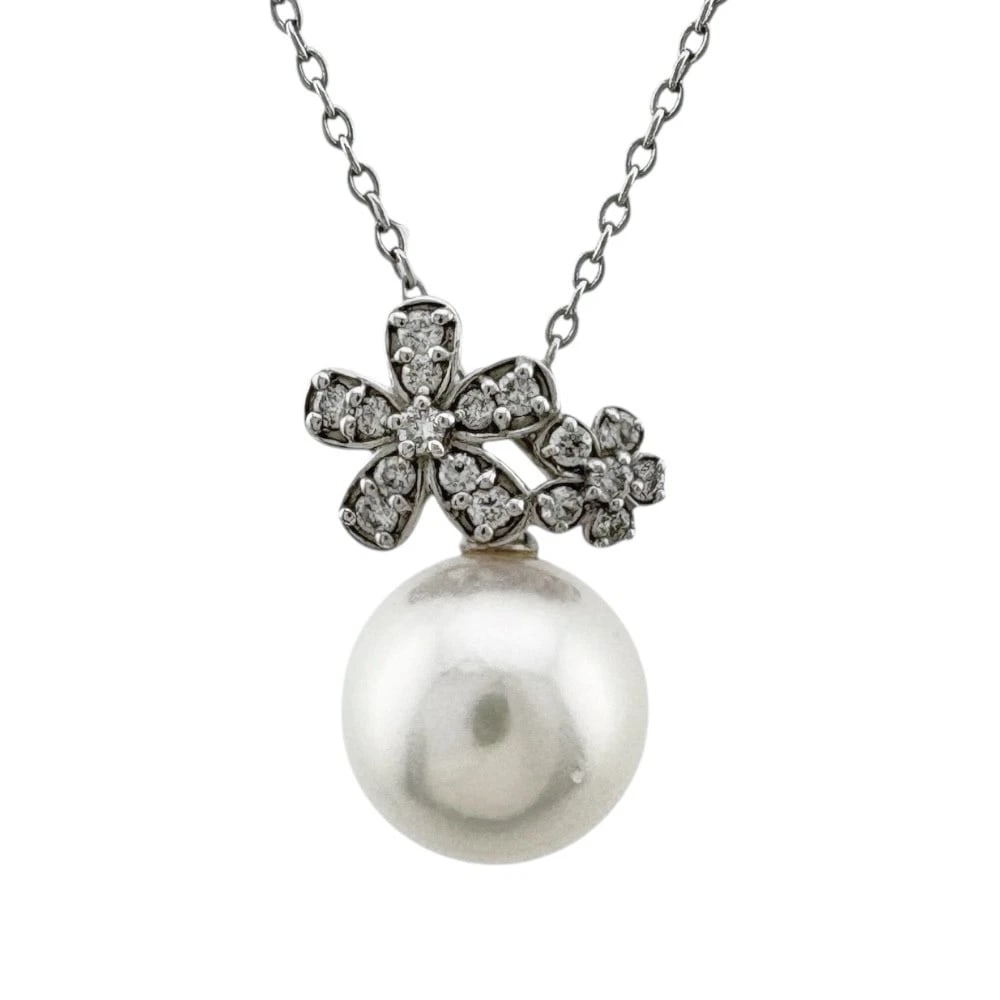 PONTE VECCHIO NECKLACE K18 WHITE GOLD PEARL DIAMOND: Ponte Vecchio Necklace K18 white gold Pearl diamond Brand: Ponte Vecchio Type/Style: Necklace Material: K18 white gold, Main Stone/Creation Pearl/diamond Color: Silver Size: Total Length:40cm Chain