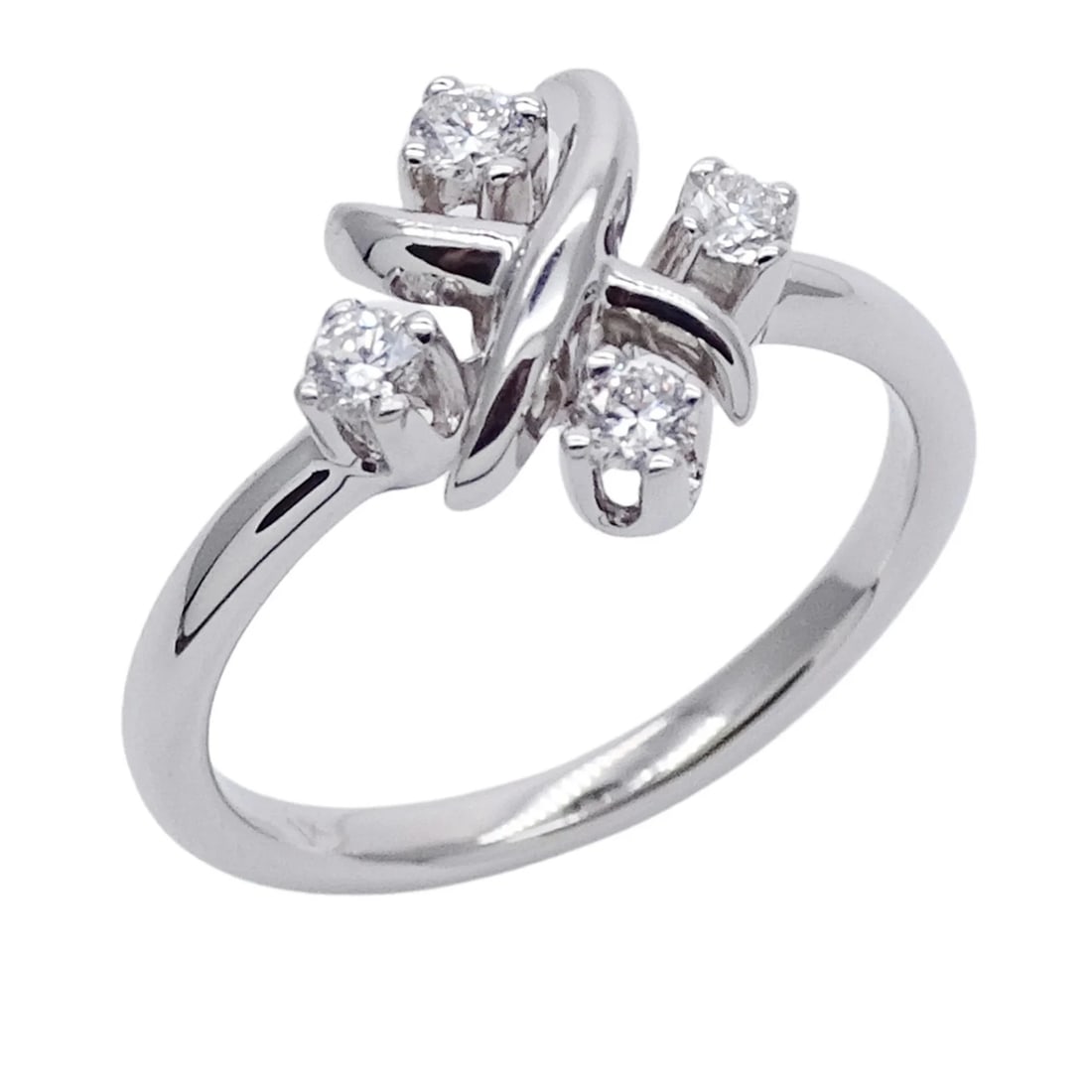 TIFFANY & CO. WOMEN'S RING, BRAND NAME, PT950 PLATINUM: Tiffany & Co. Women's Ring, Brand Name, PT950 Platinum Brand: Tiffany Type/Style: Band Ring Material: Color: Silver Size: US 6 Accessories: None Accessories Notice: When purchasing pre-own