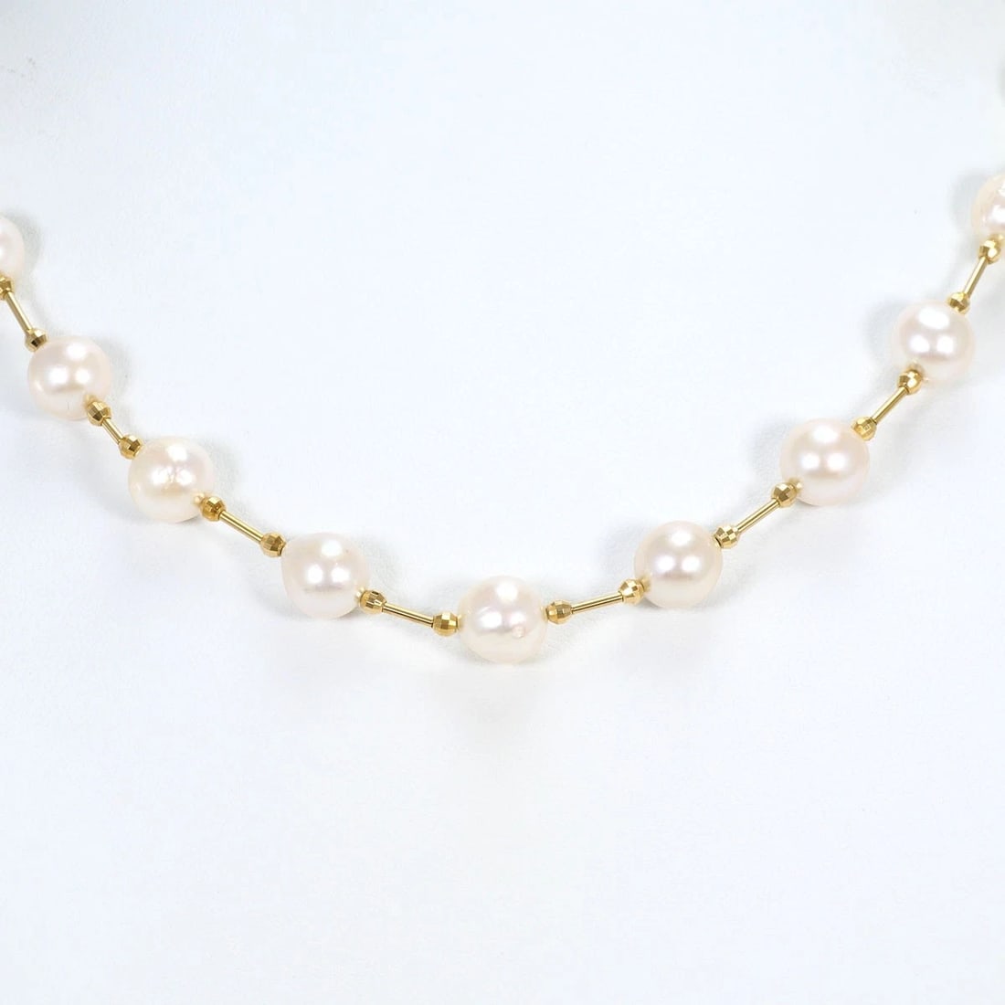 K18 18K GOLD NECKLACE AKOYA PEARL: K18 18k gold Necklace Akoya Pearl Brand: No Brand Type/Style: Necklace Material: 18k gold, Main Stone/Creation Akoya Pearl Color: Gold Size: TOTAL LENGTH 42CM Accessories: None Accessories