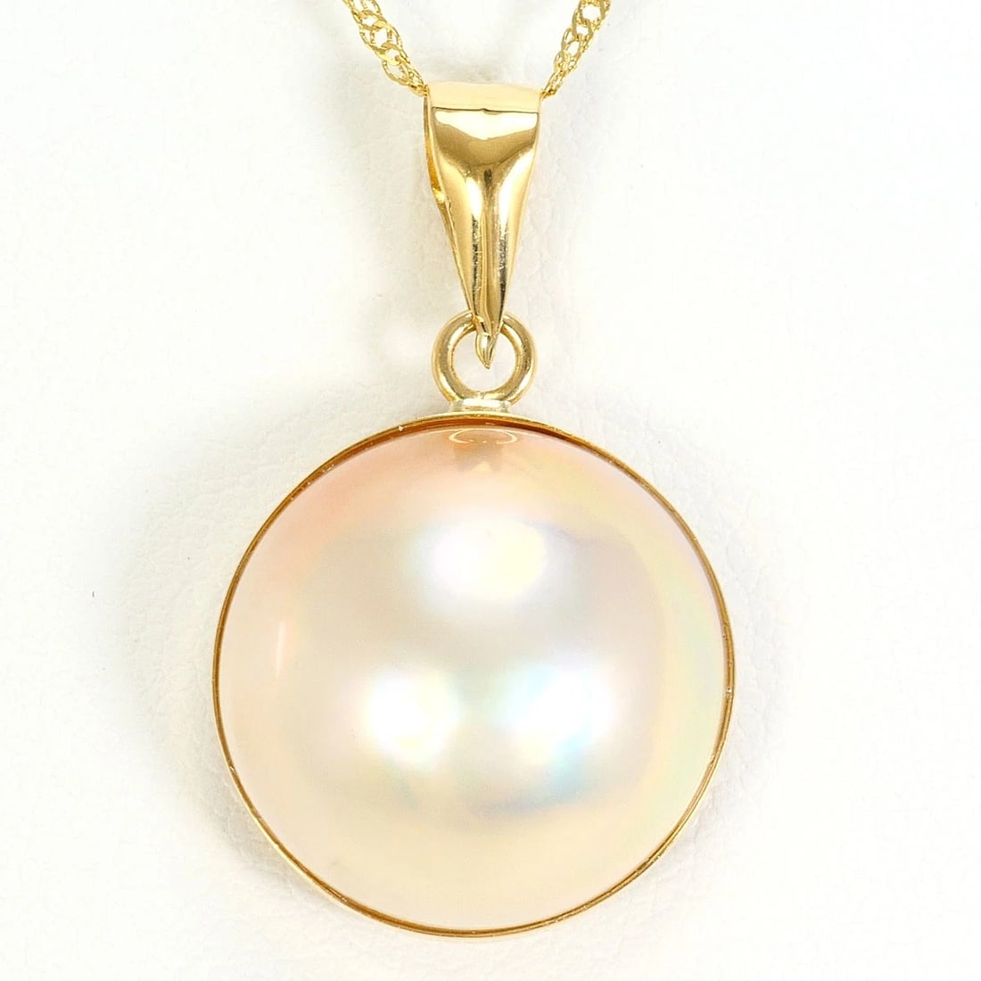 K18 18K GOLD NECKLACE MABE PEARL: K18 18k gold Necklace Mabe Pearl Brand: No Brand Type/Style: Necklace Material: 18k gold, Main Stone/Creation Mabe Pearl Color: Gold Size: total length 40cm Accessories: None Accessories Notice: When