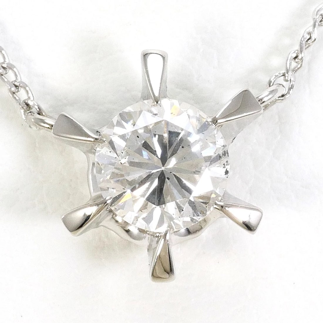 PT850 PLATINUM NECKLACE DIAMOND: PT850 Platinum Necklace Diamond Brand: No Brand Type/Style: Necklace Material: PT850 Platinum, Main Stone/Creation Diamond Color: Silver Size: total length 41cm Accessories: None Accessories Notice: