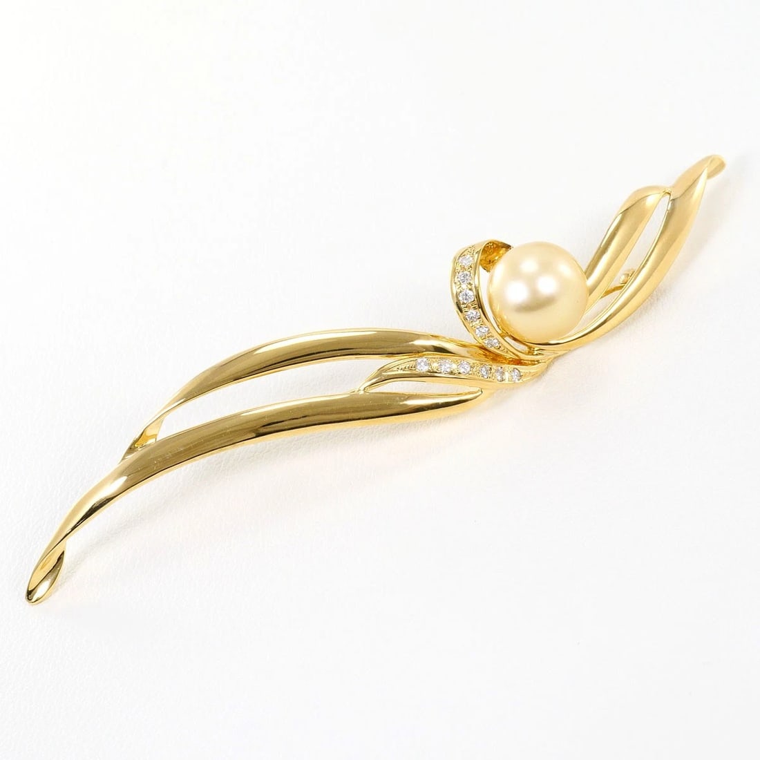 K18 18K GOLD BROOCH SOUTH SEA PEARL: K18 18k gold Brooch South Sea Pearl Brand: No Brand Type/Style: Brooch Material: 18k gold, Main Stone/Creation South Sea Pearl Color: gold Size: none Accessories: None Accessories Notice: When