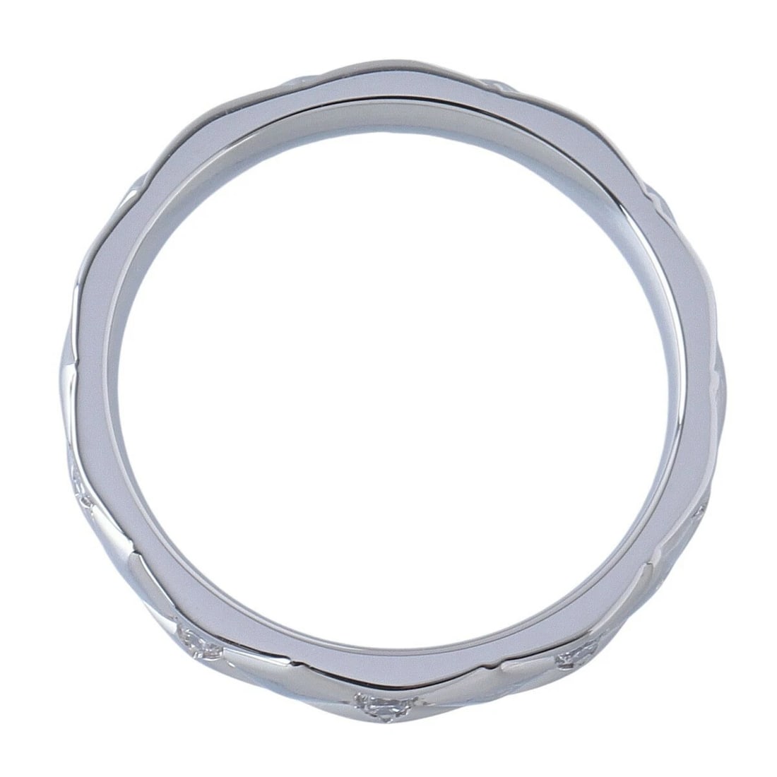 CHANEL MATELASSE FULL DIAMOND RING: CHANEL Matelasse Full Diamond Ring Brand: CHANEL Type/Style: Ring Material: Pt950 Color: Platinum Size: US: 5.5?5.75 Accessories: None Accessories Notice: When purchasing pre-owned goods,