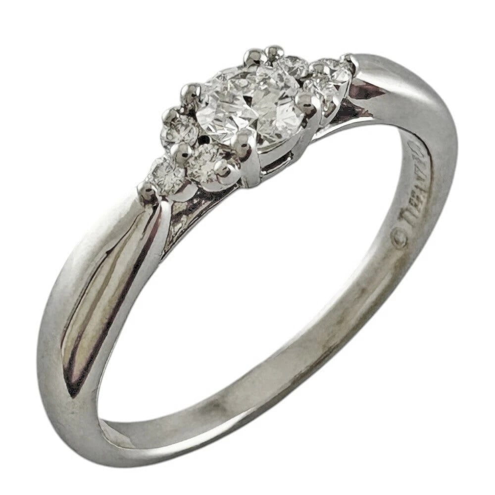 TIFFANY & CO. HARMONY CLUSTER DIAMOND RIN: Tiffany & Co. Harmony Cluster Diamond Rin Brand: Tiffany & Co. Type/Style: Ring Material: Pt950 Color: Platinum Size: US 5.25 Accessories: None Accessories Notice: When purchasing pre-owned goods,