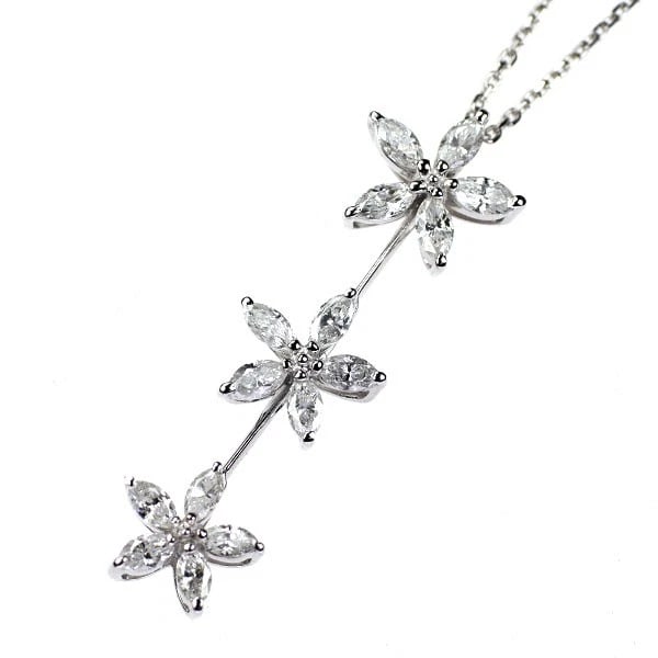K18WG FLOWER DIAMOND PENDANT NECKLACE: K18WG flower diamond pendant necklace Brand: None Type/Style: pendant necklace Material: K18WG Color: WG Size: Necklace: Chain Length ?50 Length/Width/Diameter38.5 Accessories: None Accessories