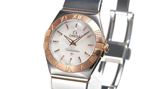 OMEGA CONSTELLATION POLISHED QUARTZ WATCH: Omega Constellation Polished Quartz Watch Brand: OMEGA Type/Style: Wristwatch Material: SS PG Color: Dial Color White MOP Size: Case Size: 24mm Accessories: None Accessories Notice: When purchasing