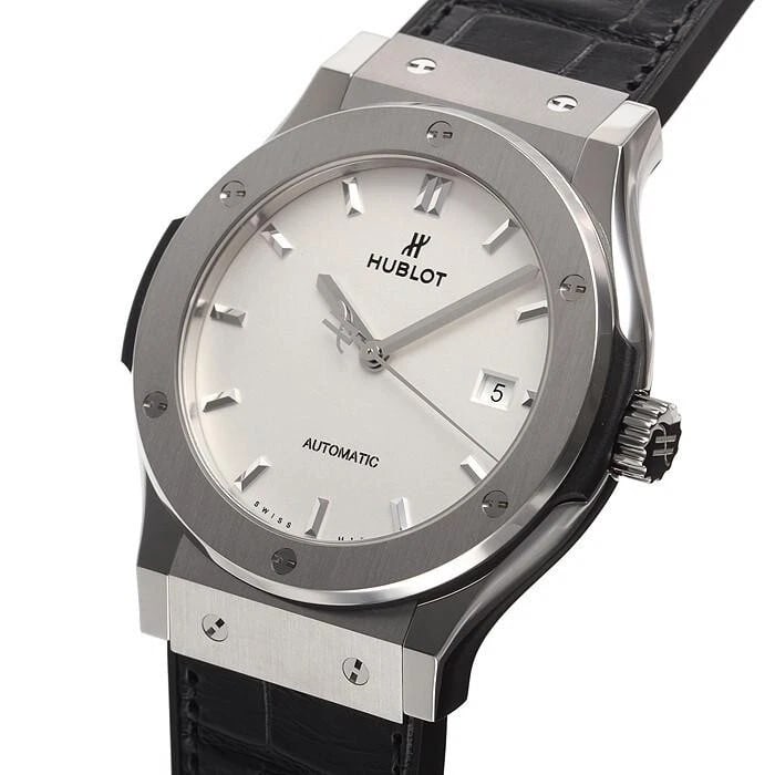 HUBLOT CLASSIC FUSION SILVER NEW WATCH: Hublot Classic Fusion Silver New Watch Brand: Hublot Type/Style: Wristwatch Material: Titanium leather Color: Dial Color Silver Size: Case Size: 45mm Accessories: None Accessories Notice: When