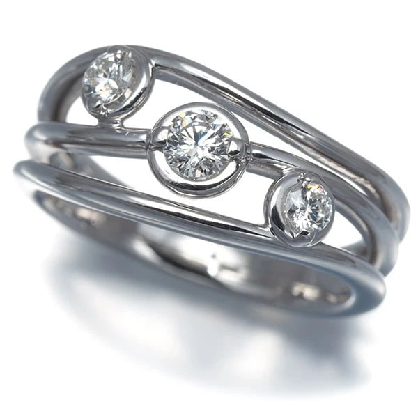 TASAKI RING DIAMOND 18K 750 WHITE GOLD: TASAKI Ring Diamond 18K 750 White Gold Brand: TASAKI Type/Style: Ring Material: 18K/ 750/ White Gold, Main Stone/Creation Natural Color: WHITE GOLD Size: US 6-6.25 Accessories: None Accessories