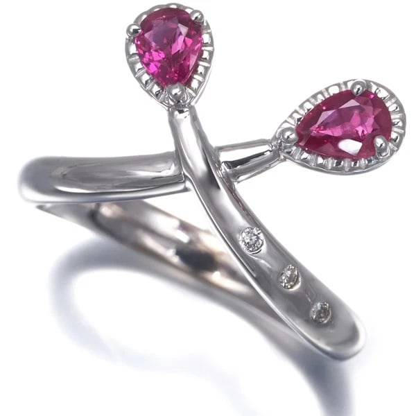 CISEY RING RUBY DIAMOND MILGRAIN 18K 750 WHITE GOLD: CISEY Ring Ruby Diamond Milgrain 18K 750 White Gold Brand: CISEY Type/Style: Ring Material: 18K / 750 / White Gold, Main Stone/Creation natural Color: WHITE GOLD Size: US 5 Accessories: None