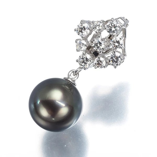 TASAKI PENDANT BLACK DIAMOND 18K WG: TASAKI Pendant Black Diamond 18K WG Brand: TASAKI Type/Style: Pendant Material: 18K 750 White Gold Color: White Size: Design Size Full: Approximately 26.7 x 11.2mm Square: Approximately 12.2 x 11.2mm 