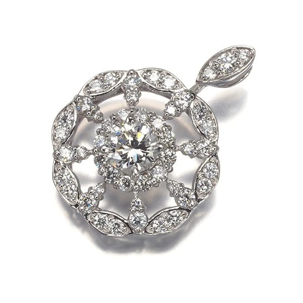 DIAMOND 0.446CT/0.58CT CIRCLE PENDANT 900 PLATINUM: Diamond 0.446ct/0.58ct Circle Pendant 900 Platinum Brand: Unbranded Type/Style: Pendant Material: 900 / Platinum, Main Stone/Creation Natural Color: none Size: Design size: 22.6 x 15.7mm Bail inner