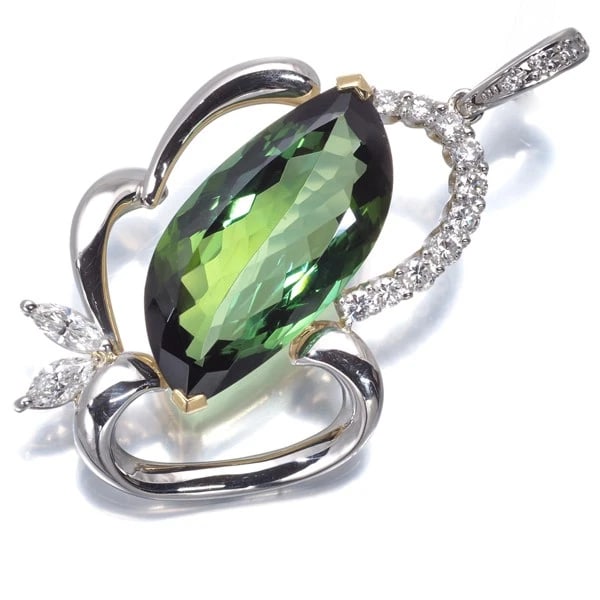 GREEN TOURMALINE DIAMOND PENDANT 18K YG/PT 900: Green Tourmaline Diamond Pendant 18K YG/Pt 900 Brand: Unbranded Type/Style: Pendant Material: 18K YG/Pt 900, Main Stone/Creation Natural Color: none Size: Design size: 37.8 x 22.3mm Bail inner diamete