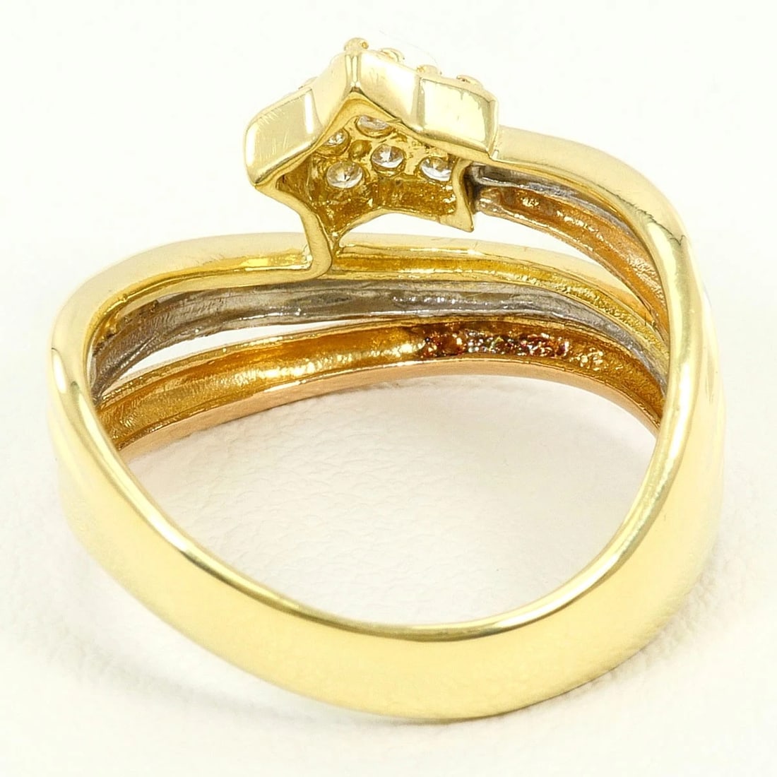 PT900 PLATINUM K18 RING DIAMOND: PT900 Platinum K18 Ring Diamond Brand: No Brand Type/Style: Ring Material: PT900 Platinum K18, Main Stone/Creation Diamond Color: Silver Size: US7 Accessories: None Accessories Notice: Whe