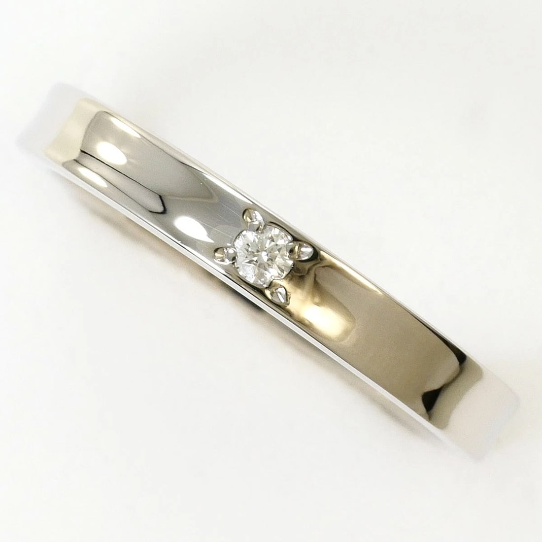 ANGE PT900 PLATINUM RINGDIAMOND: ANGE PT900 Platinum RingDiamond Brand: ANGE Type/Style: Ring Material: PT900 Platinum, Main Stone/Creation Diamond Color: Silver Size: US7 Accessories: None Accessories Notice: When purchasing