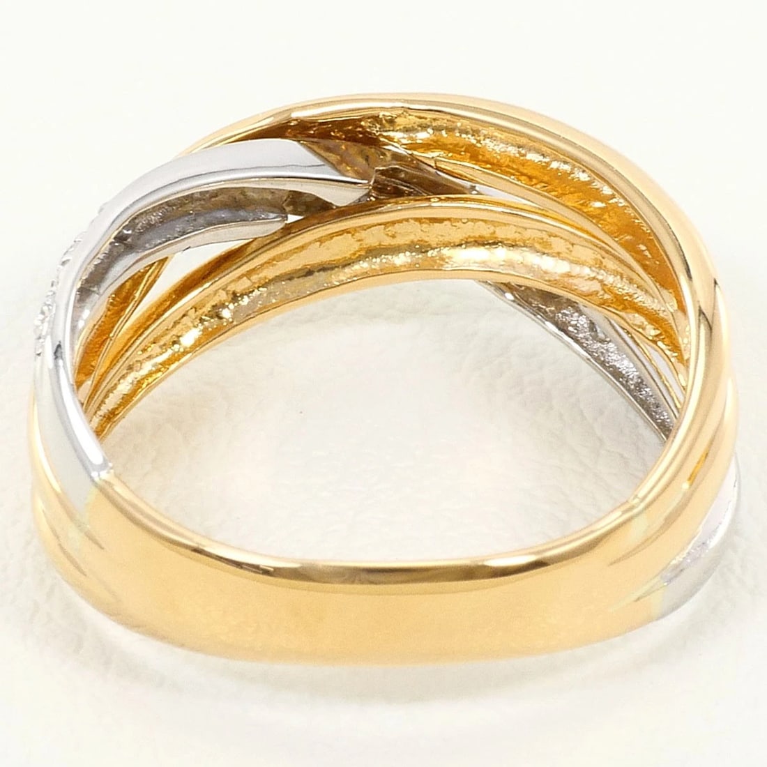 PT900 PLATINUM K18 RING DIAMOND: PT900 Platinum K18 Ring Diamond Brand: No Brand Type/Style: Ring Material: PT900 Platinum K18, Main Stone/Creation Diamond Color: Silver Size: US 6 1/4 Accessories: None Accessories Notice: When