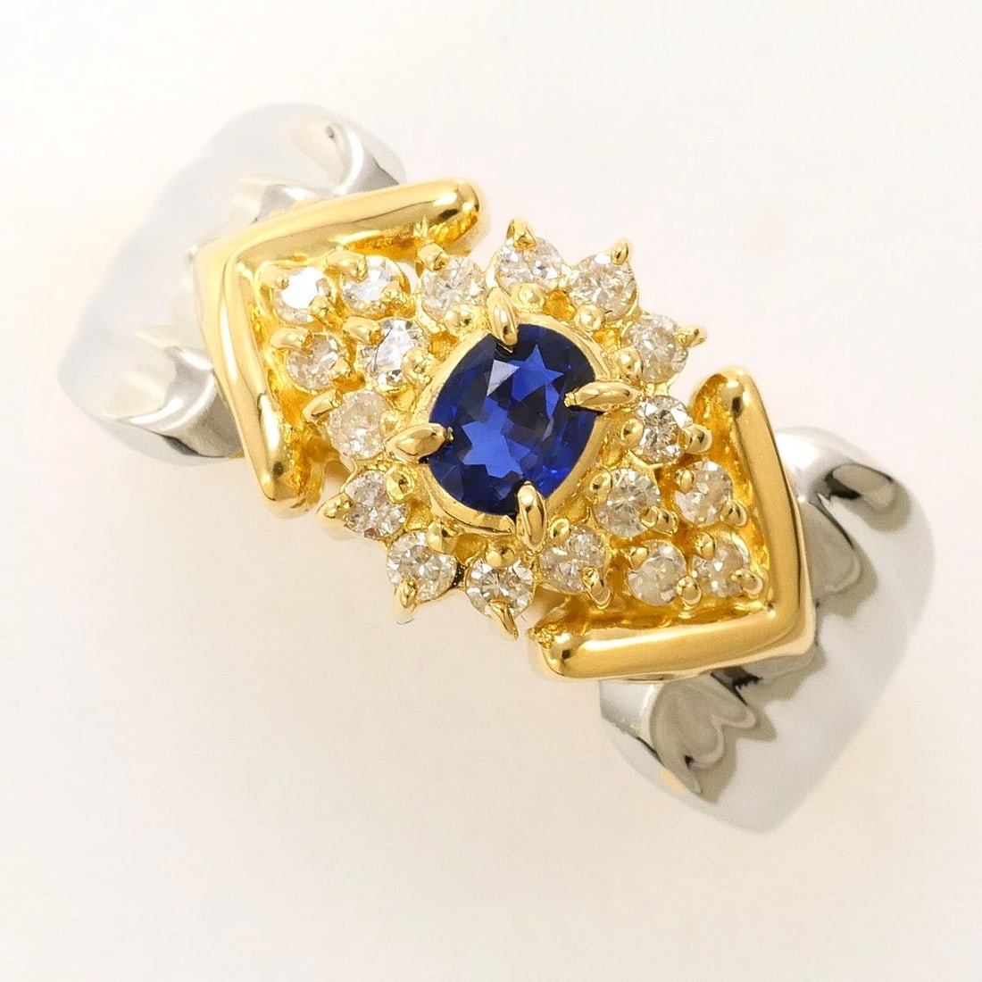 PT900 PLATINUM K18 RING SAPPHIRE: PT900 Platinum K18 Ring sapphire Brand: No Brand Type/Style: Ring Material: PT900 Platinum K18, Main Stone/Creation SAPPHIRE Color: Silver Size: US7 Accessories: None Accessories Notice: When