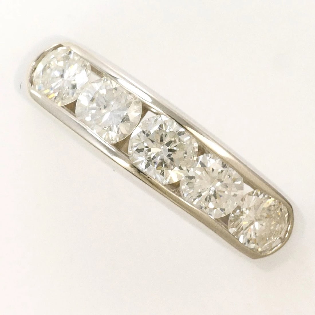 PT900 PLATINUM RING DIAMOND: PT900 Platinum Ring Diamond Brand: No Brand Type/Style: Ring Material: PT900 Platinum, Main Stone/Creation Diamond Color: Silver Size: US 6 3/4 Accessories: None Accessories Notice: When p
