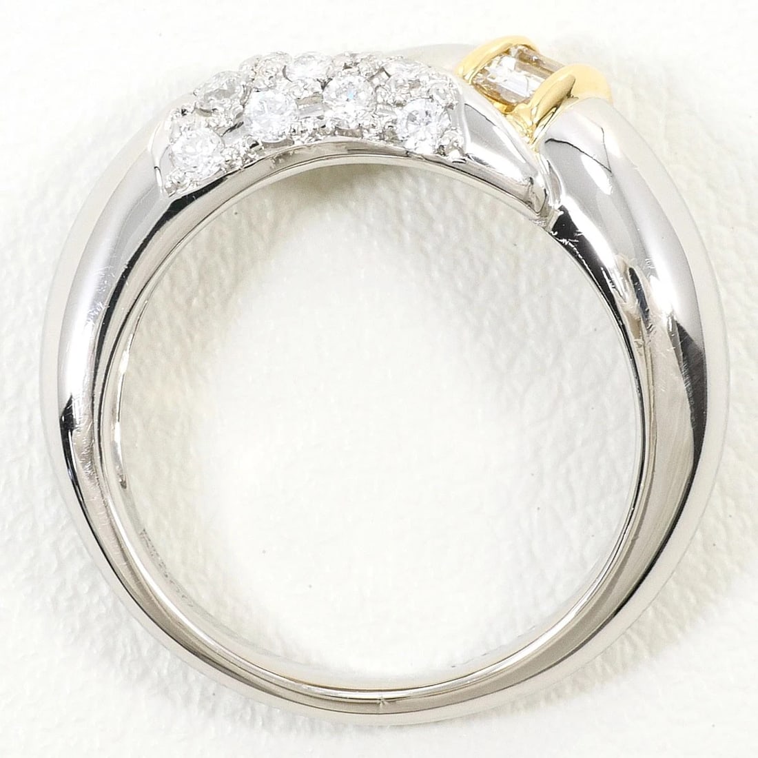 PT900 PLATINUM K18 RING DIAMOND: PT900 Platinum K18 Ring Diamond Brand: No Brand Type/Style: Ring Material: PT900 Platinum K18, Main Stone/Creation Diamond Color: Silver Size: US 5 1/8 Accessories: None Accessories Notice