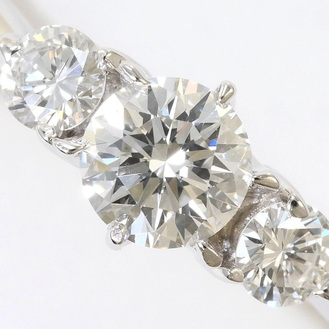 PT900 PLATINUM RING DIAMOND - 2