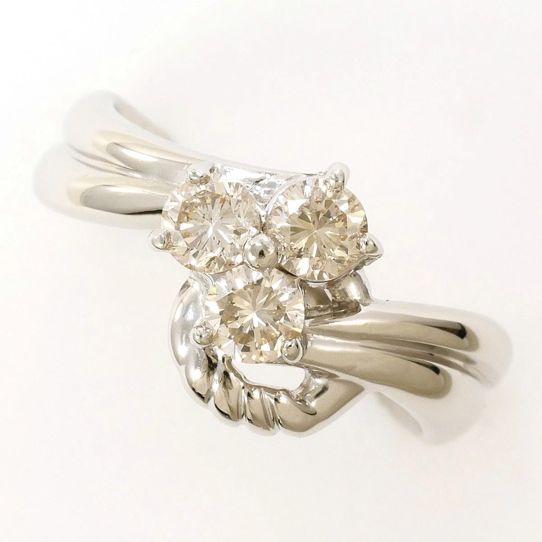 PT900 PLATINUM RING BROWN DIAMOND: PT900 Platinum Ring Brown Diamond Brand: No Brand Type/Style: Ring Material: PT900 Platinum, Main Stone/Creation Brown Diamond Color: Silver Size: US6 Accessories: None Accessories Notice: When