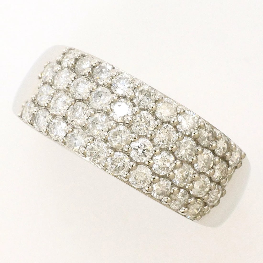 PT900 PLATINUM RING DIAMOND: PT900 Platinum Ring Diamond Brand: No Brand Type/Style: Ring Material: PT900 Platinum, Main Stone/Creation Diamond Color: Silver Size: US 8 1/2 Accessories: None Accessories Notice: When purchasing