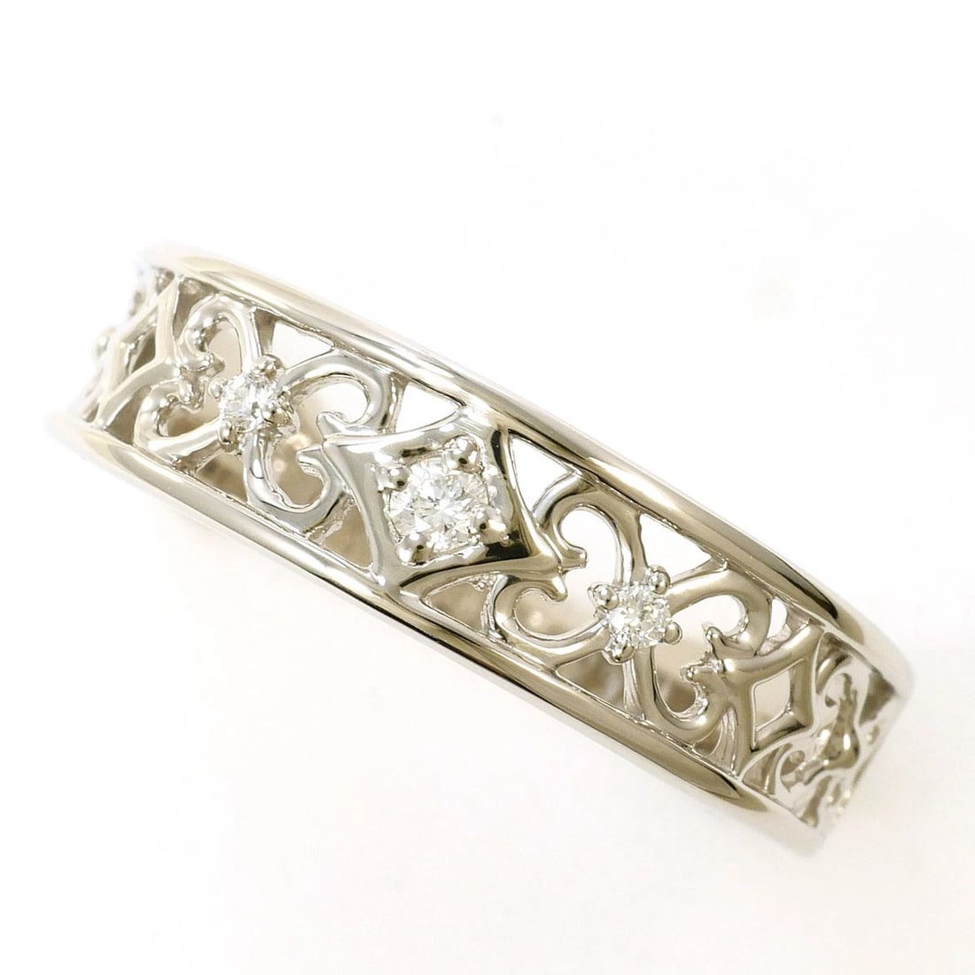 PT900 PLATINUM RING DIAMOND: PT900 Platinum Ring Diamond Brand: No Brand Type/Style: Ring Material: PT900 Platinum, Main Stone/Creation Diamond Color: Silver Size: US 8 3/4 Accessories: None Accessories Notice: When purchasing