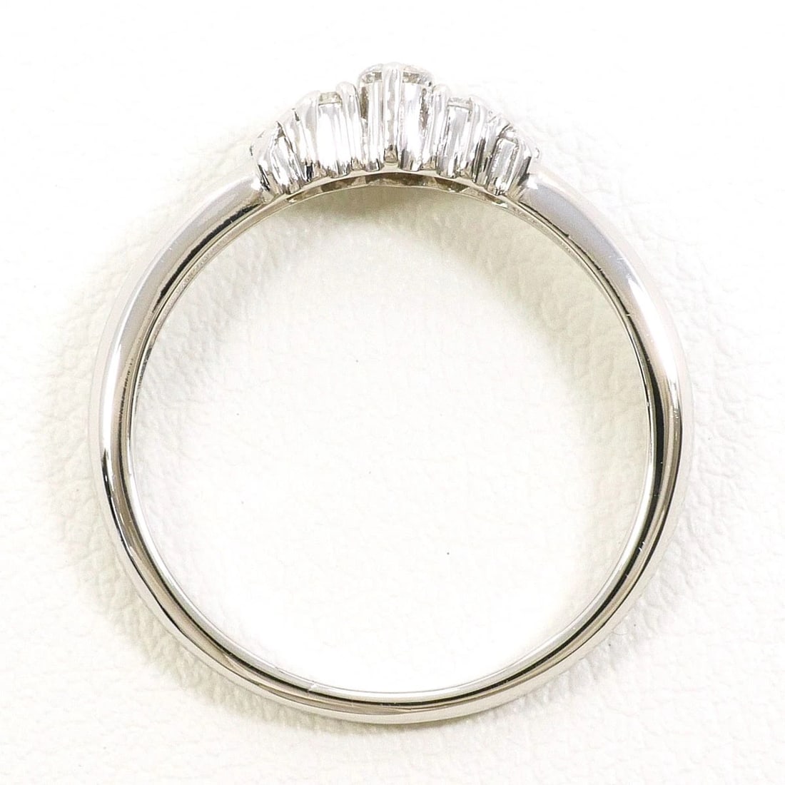 PT900 PLATINUM RING DIAMOND (1 of 3)