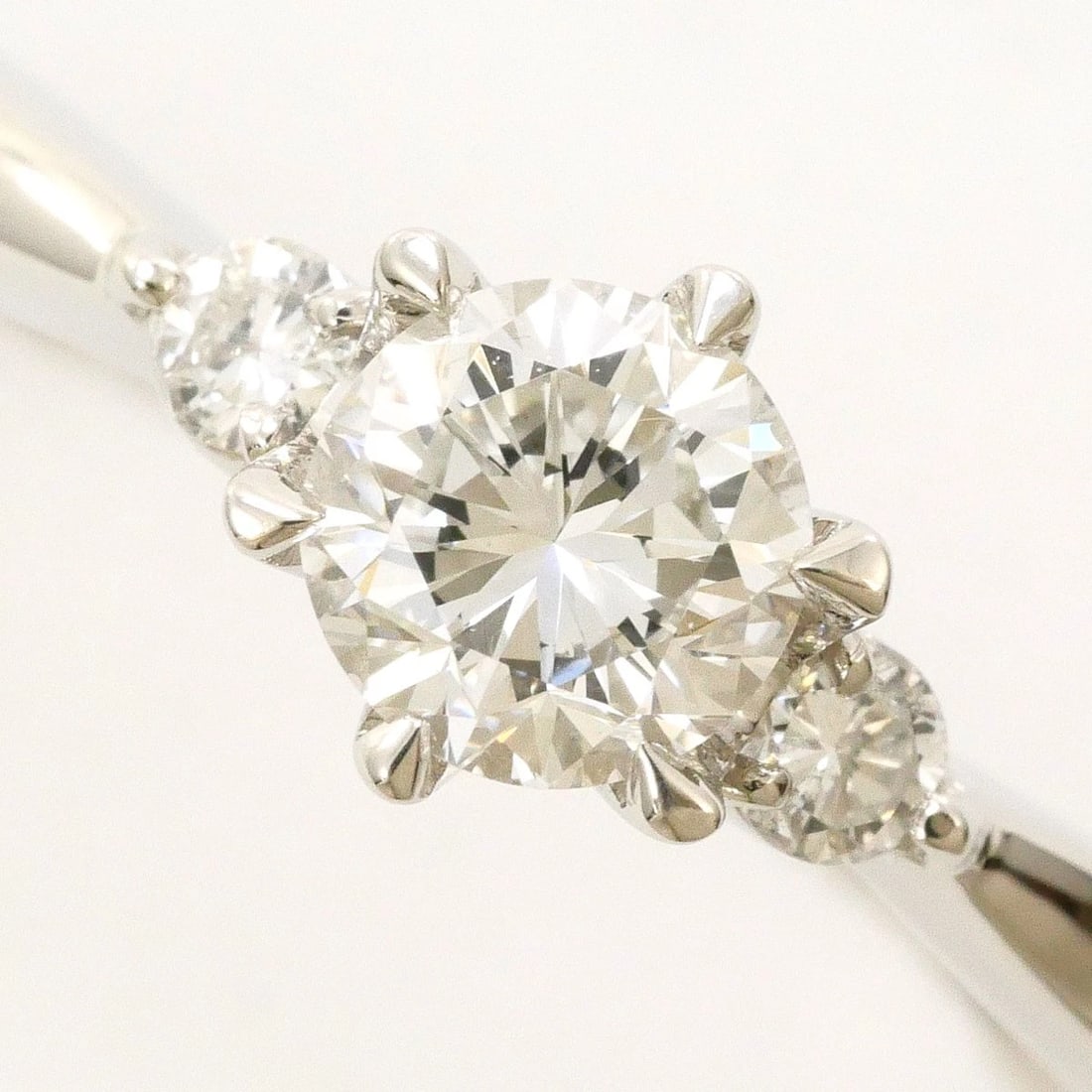 PT900 PLATINUM RING DIAMOND - 2