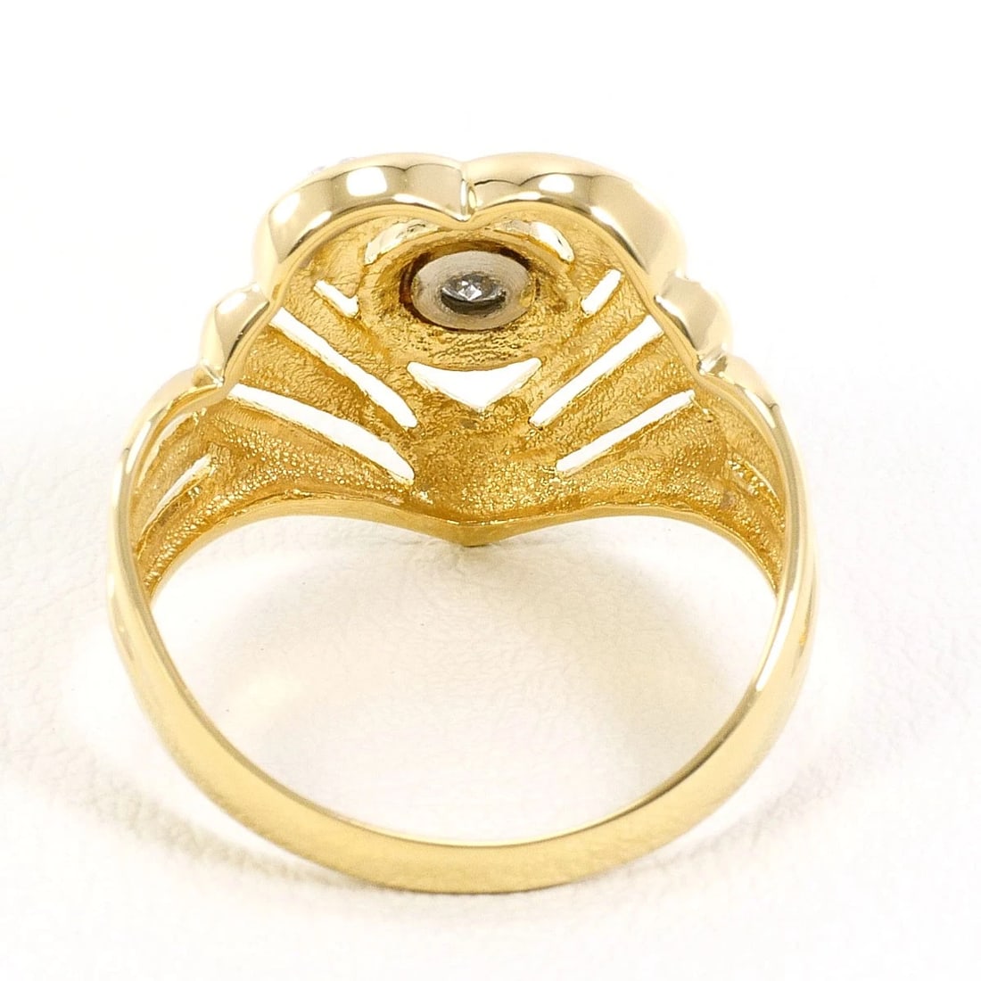PT900 PLATINUM K18 RING DIAMOND: PT900 Platinum K18 Ring Diamond Brand: No Brand Type/Style: Ring Material: PT900 Platinum K18, Main Stone/Creation Diamond Color: Silver Size: US 6 1/2 Accessories: None Accessories Notice: When