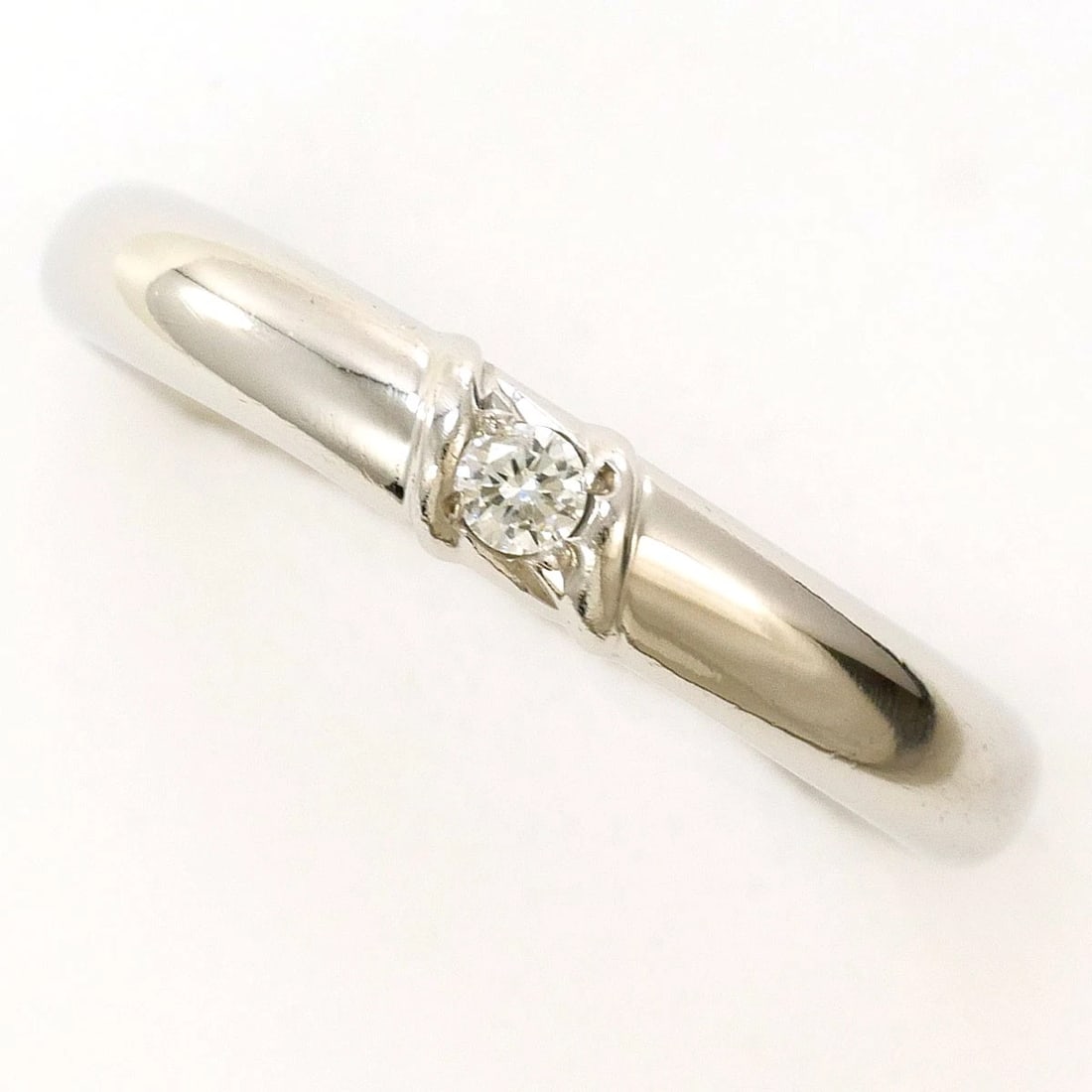 YUKIKO HANAI PT900 PLATINUM RING DIAMOND: YUKIKO HANAI PT900 Platinum Ring Diamond Brand: YUKIKO HANAI Type/Style: Ring Material: PT900 Platinum, Main Stone/Creation Diamond Color: Silver Size: US6 Accessories: None Accessories Notice: When
