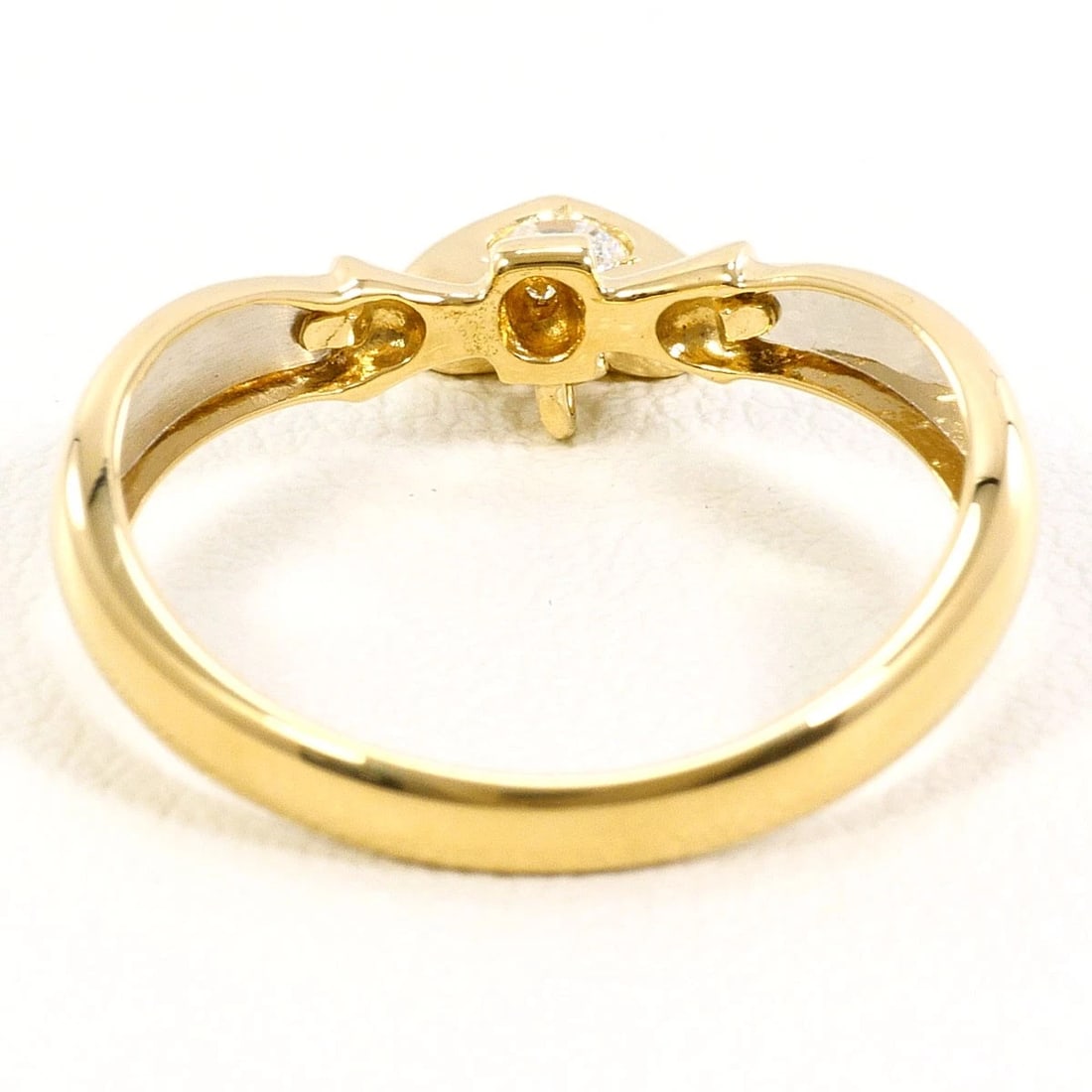 PT900 PLATINUM K18 RING DIAMOND: PT900 Platinum K18 Ring Diamond Brand: No Brand Type/Style: Ring Material: PT900 Platinum K18, Main Stone/Creation Diamond Color: Silver Size: US 6 1/4 Accessories: None Accessories Notice: When