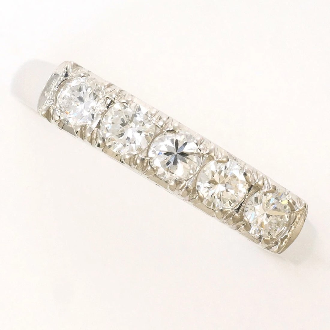 PT PLATINUM RING DIAMOND: PT Platinum Ring Diamond Brand: No Brand Type/Style: Ring Material: Pt Platinum, Main Stone/Creation Diamond Color: Silver Size: US 6 1/4 Accessories: None Accessories Notice: When purchasing