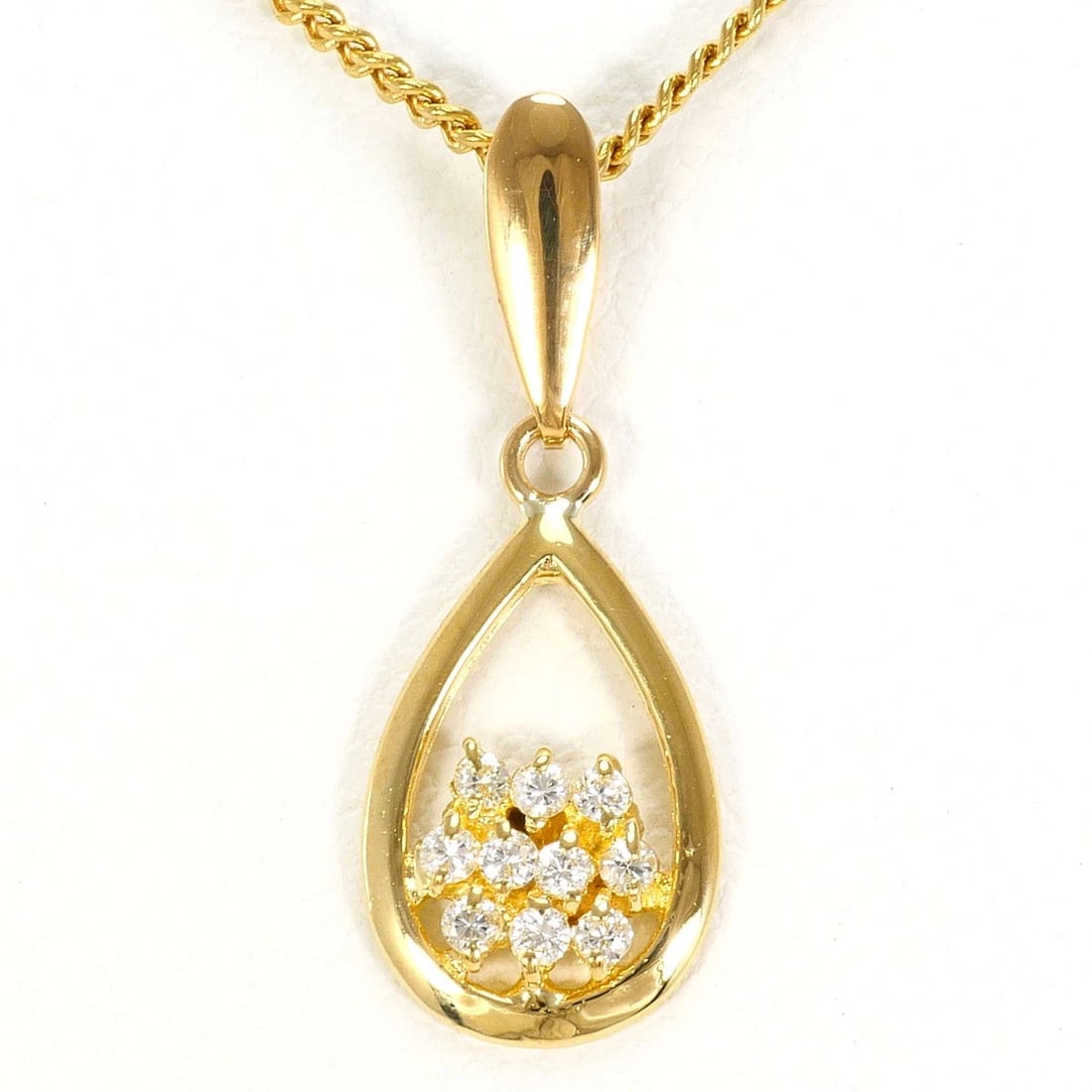 K18 18K GOLD NECKLACE DIAMOND: K18 18k gold Necklace Diamond Brand: No Brand Type/Style: Necklace Material: 18k gold, Main Stone/Creation Diamond Color: Gold Size: total length38cm Accessories: None Accessories Notice: When