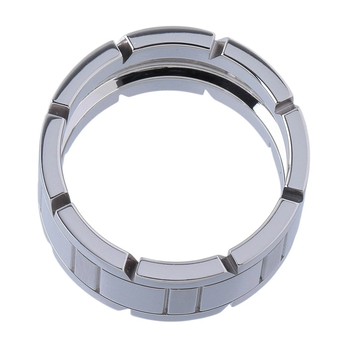 CARTIER TANK RING: Cartier Tank Ring Brand: Cartier Type/Style: Ring Material: 18K White Gold Color: WG Size: US7.75 Accessories: None Accessories Notice: When purchasing pre-owned goods, please refer to th