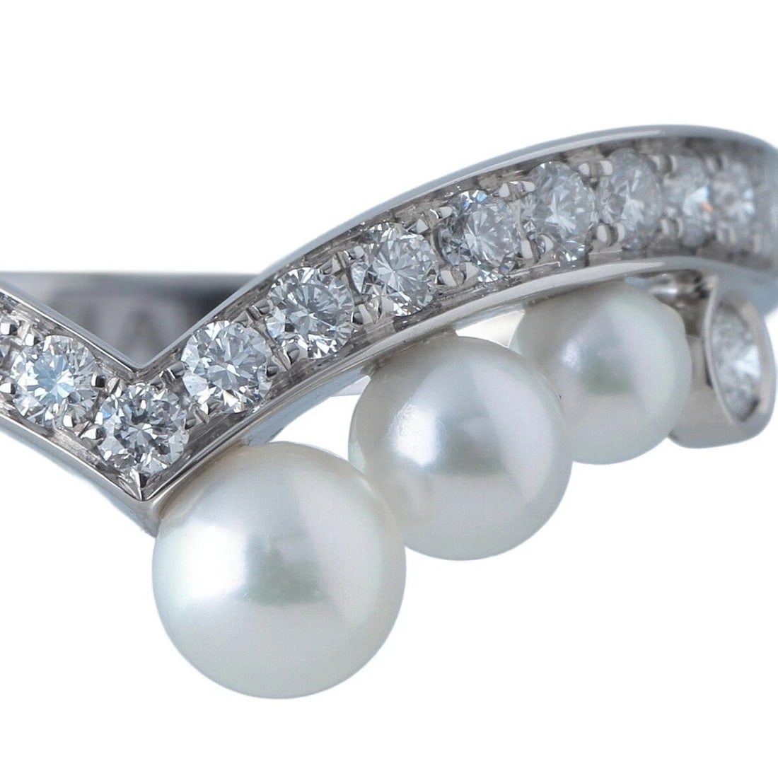 CHAUMET JOSEPHINE AIGRETTE DIAMOND PEARL ETERNITY RING: CHAUMET Josephine Aigrette Diamond Pearl Eternity Ring Brand: Chaumet Type/Style: Ring Material: 18K White Gold, Main Stone/Creation Pearl Color: WG Size: US 5.5?5.75 Accessories: None Acc