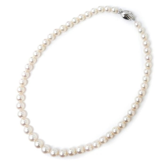 TASAKI AKOYA PEARL NECKLACE: TASAKI Akoya Pearl Necklace Brand: TASAKI Type/Style: Necklace Material: Silver, Main Stone/Creation Akoya Pearl Color: Silver Size: Necklace Length: Approx. 16.9 in (43 cm) Accessories: None