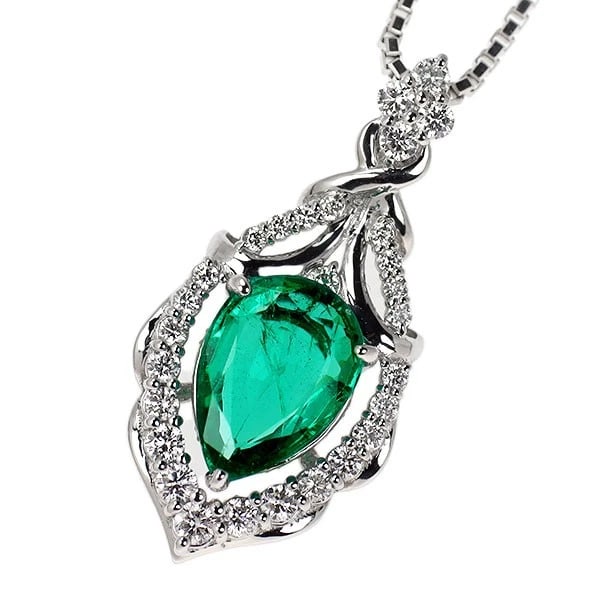 PT950/ PT850 GREEN DIAMOND PENDANT NECKLACE: Pt950/ Pt850 Green Diamond Pendant Necklace Brand: None Type/Style: pendant necklace Material: Pt950/ Pt850 Color: none Size: Necklace: Chain Length ?45 Length/Width/Diameter25.0 Width/Thickness12.2