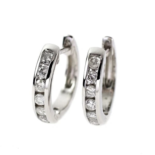 PT900 DIAMOND EARRING: Pt900 diamond earring Brand: None Type/Style: piercing Material: Pt900 Color: none Size: Length/Width/Diameter13.3 Accessories: None Accessories Notice: When purchasing pre-owned goods, please refer