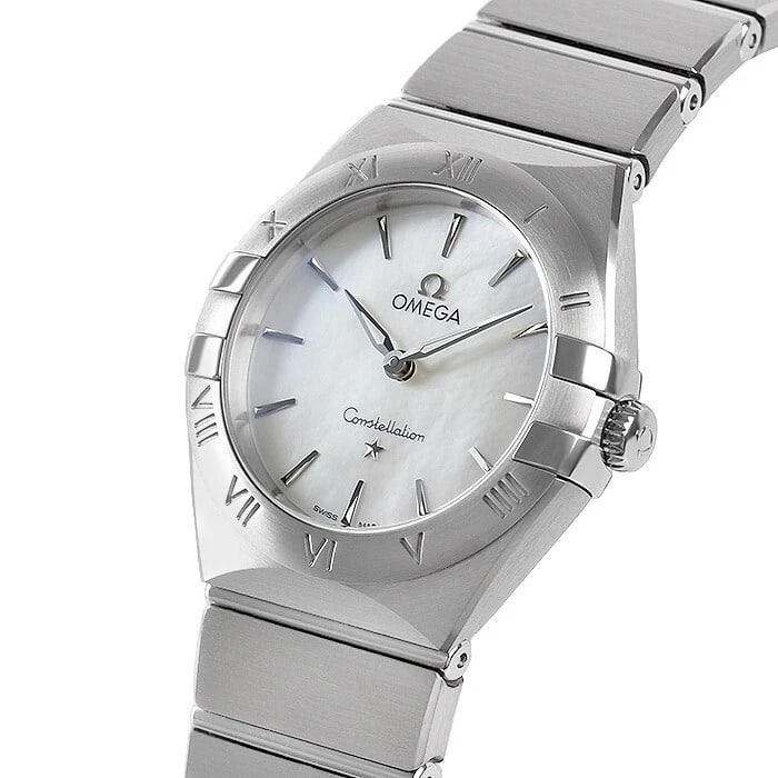 OMEGA CONSTELLATION MANHATTAN BRUSH QUARTZ WATCH: OMEGA Constellation Manhattan Brush Quartz Watch Brand: OMEGA Type/Style: Wristwatch Material: SS Color: Dial Color White MOP Size: Case Size: 28mm Accessories: None Accessories Notice: When