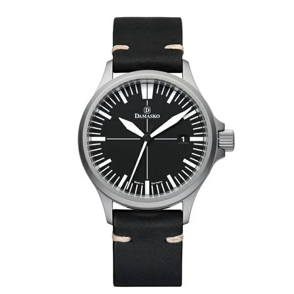 DAMASKO SPORTY THREE HAND AUTOMATIC CALF LEATHER DS L WATCH: DAMASKO SPORTY THREE HAND Automatic Calf Leather DS L Watch Brand: DAMASKO Type/Style: Wristwatch Material: ss leather Color: Dial Color black Size: Case Size: 39mm Accessories: None Accessories