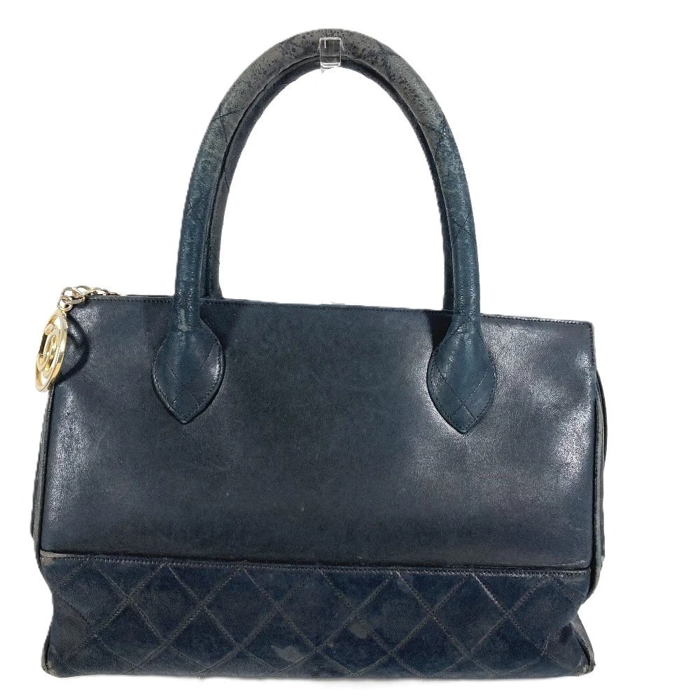 CHANEL V-STITCH LOGO TOTE BAG WITH CC MARK CHARM HAND BAG: CHANEL V-Stitch logo Tote Bag with CC Mark charm Hand Bag Brand: CHANEL Type/Style: Hand Bag Material: Leather Color: Black/GoldHardware Size: W11.4?H8.3?D4.7inch / W29cm?H21cm?D12cm Accessories: