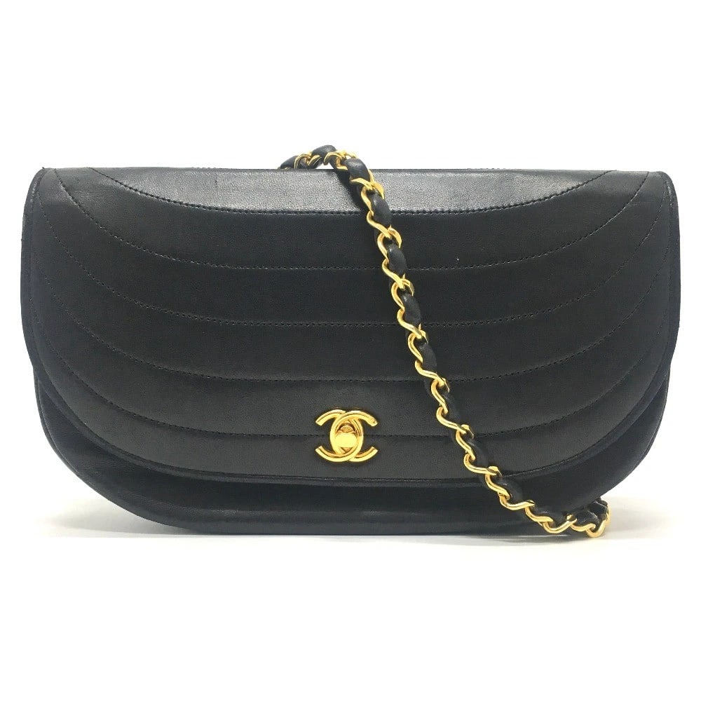 CHANEL POCHETTE CHAIN BAG SHOULDER BAG: CHANEL Pochette Chain bag Shoulder Bag Brand: CHANEL Type/Style: Shoulder Bag Material: Lambskin Leather Color: Black / GoldHardware Size: W9.6?H5.9?D1.8inch / W24.3cm?H15cm?D4.5cm Accessories: None