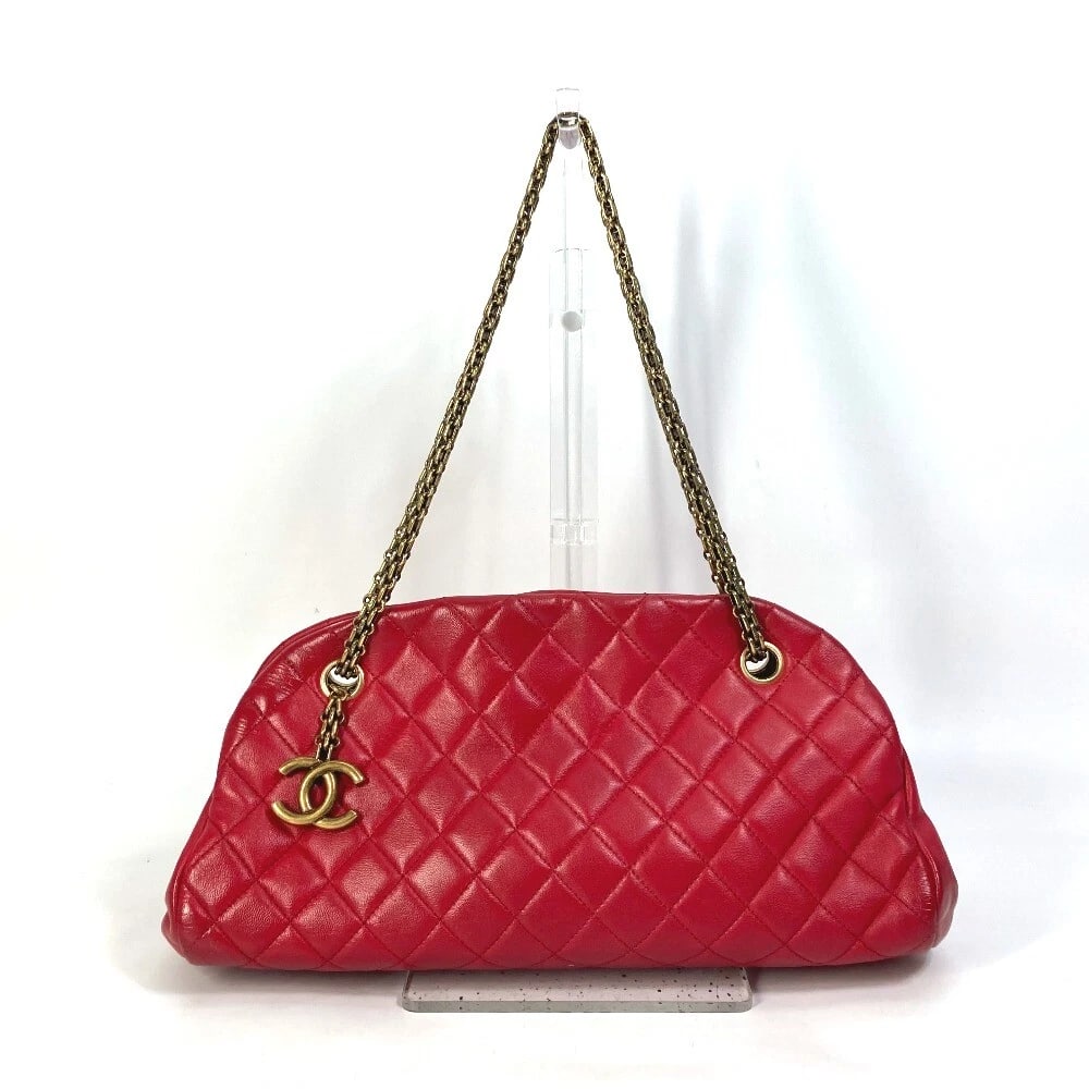 CHANEL CC CC MARK MATELASSE QUILTED MINI BOSTON BAG: CHANEL CC CC Mark Matelasse Quilted Mini Boston Bag Brand: CHANEL Type/Style: Shoulder Bag Material: Lambskin Leather Color: Red / Gold Size: W12.4?H6.1?D5.9inch / W31.5cm?H15.5cm?D15cm Accessorie
