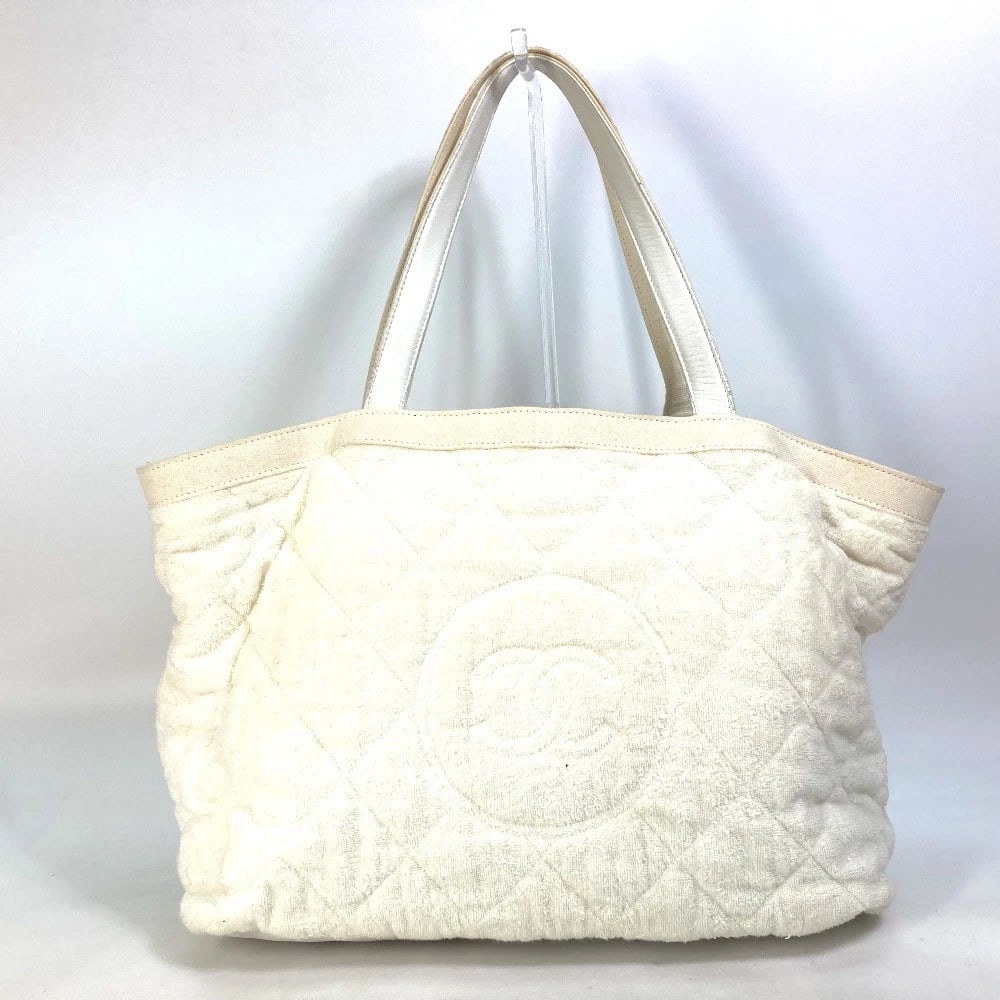 CHANEL BEACH BAG PILE CC CC MARK SHOULDER BAG: CHANEL beach bag pile CC CC Mark Shoulder Bag Brand: CHANEL Type/Style: Tote Bag Material: cotton / Leather Color: White Size: W15.4?H12.2?D6.3inch / W39cm?H31cm?D16cm Accessories: None Ac