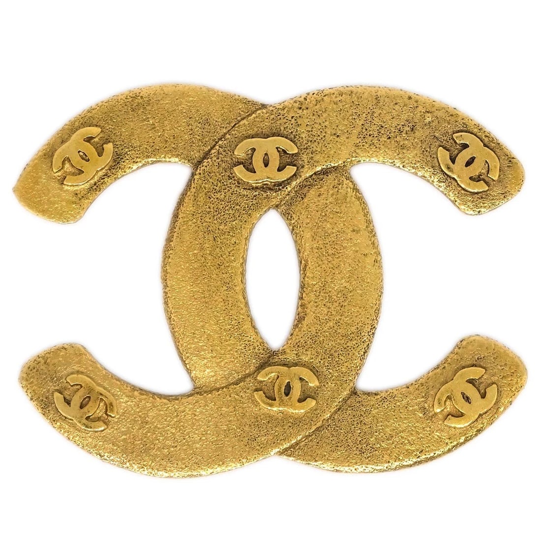 CHANEL CC BROOCH PIN GOLD: Chanel CC Brooch Pin Gold Brand: CHANEL Type/Style: Brooch Material: Gold-plated, Color: Gold Size: W 4.9 x H 3.8 cm Accessories: None Accessories Notice: When purchasing pre-owned goods,