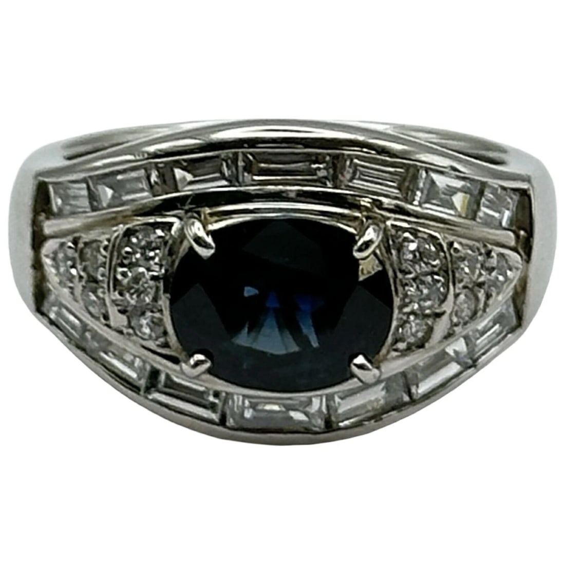 SAPPHIRE RING PLATINUM PT900 SAPPHIRE: Sapphire Ring Platinum Pt900 Sapphire Brand: Unbranded Type/Style: Ring Material: Pt900, Color: Platinum Size: US 6.5 Accessories: None Accessories Notice: When purchasing pre-owned goods, please