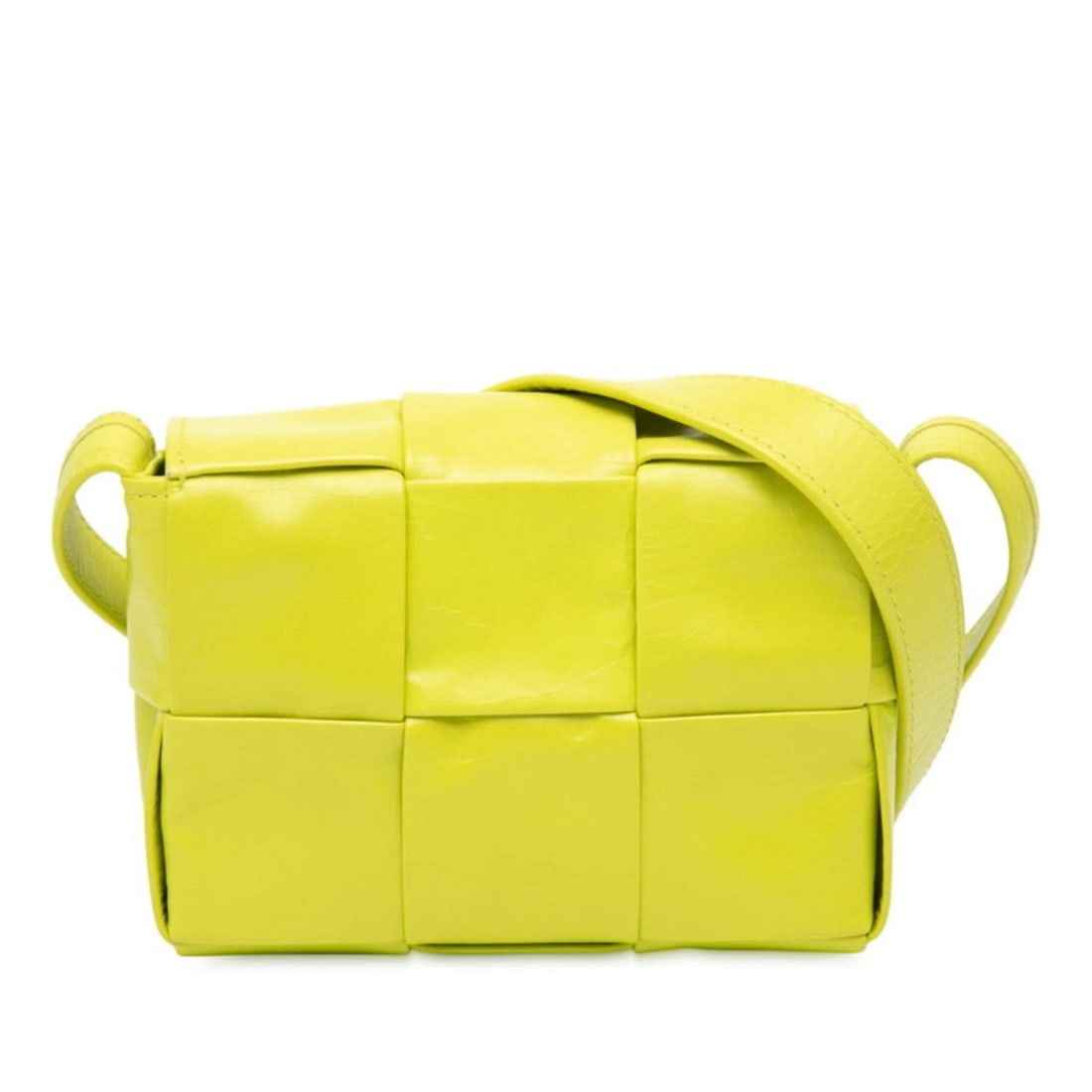 BOTTEGA VENETA MAXI INTRECCIATO CASSETTE SHOULDER BAG IN LIGHT GREEN: Bottega Veneta Maxi Intrecciato Cassette Shoulder Bag in Light Green Brand: Bottega Veneta Type/Style: Shoulder bag Material: Leather Color: Light green Size: (HxWxD) 8.5cm x 12cm x 4.5cm / 3.34'' x 4