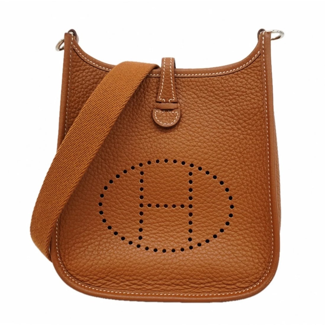 HERMES EVELYNE TPM SHOULDER BAG, TAURILLON CLEMENCE LEATHER, GOLD: Hermes Evelyne TPM Shoulder Bag, Taurillon Clemence Leather, Gold Brand: Hermes Type/Style: Shoulder bag Material: Taurillon clemence leather Color: Gold Size: (HxWxD)18cm x 17cm x 5.5cm / 7.08'' x 6.