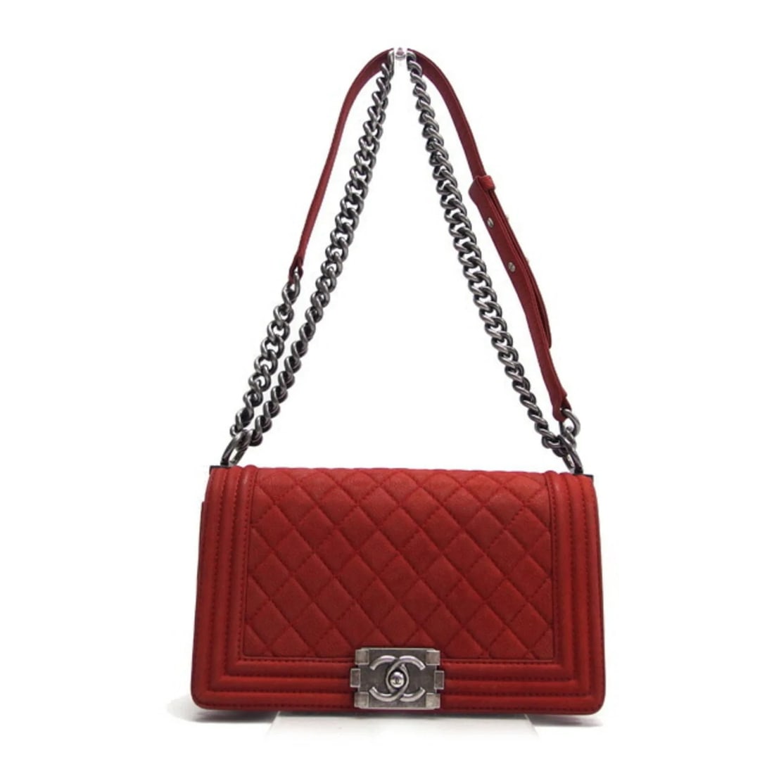 CHANEL BOY 25 CHAIN SHOULDER BAG RED: Chanel Boy 25 Chain Shoulder Bag Red Brand: Chanel Type/Style: Shoulder bag Material: Grained Calfskin Color: Red Color Size: (HxWxD)14.5cm x 25cm x 8cm / 5.7'' x 9.84'' x 3.14'' Accessories: None