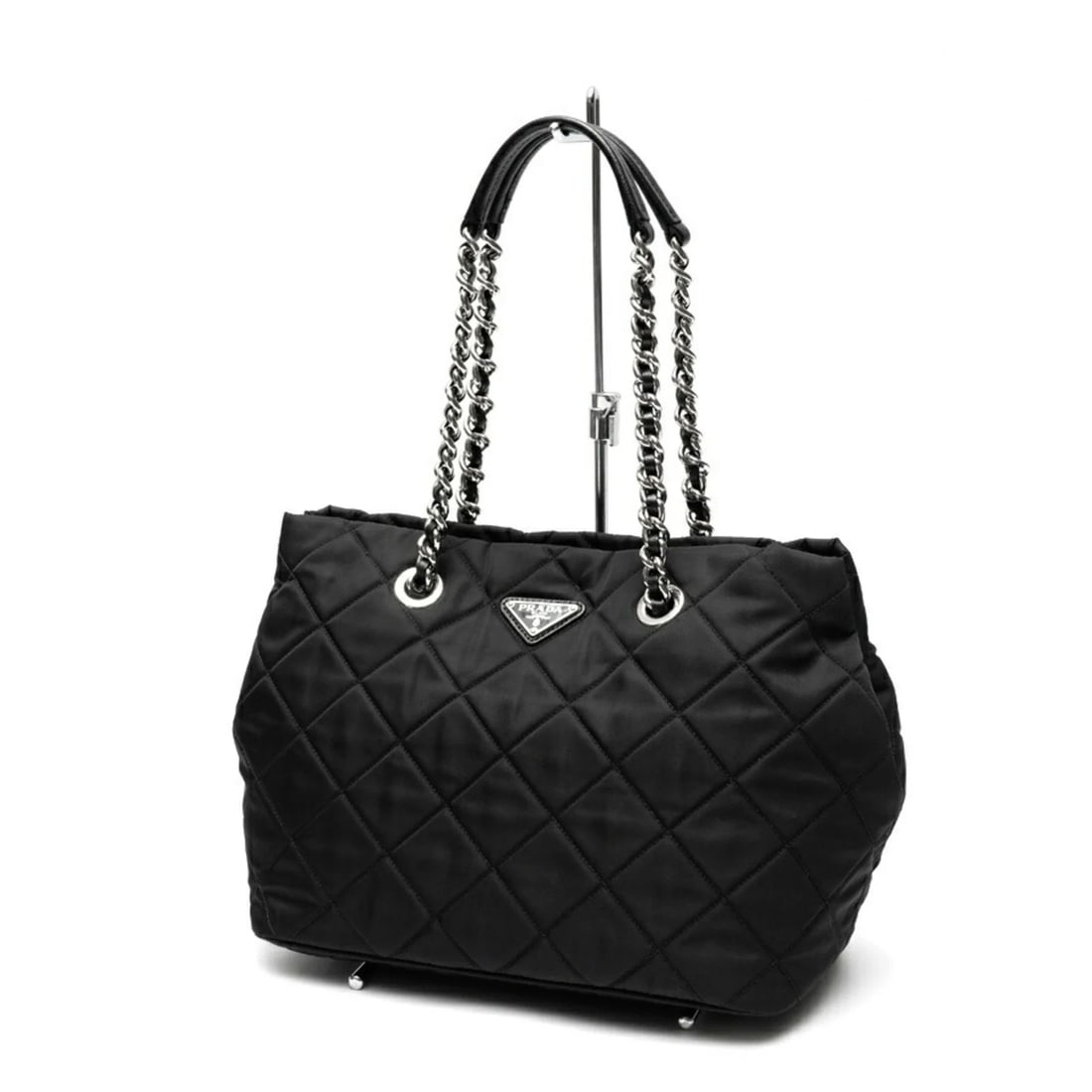 PRADA CHAIN TOTE BAG, QUILTED NYLON, BLACK: Prada chain tote bag, quilted nylon, black Brand: Prada Type/Style: Tote bag Material: Nylon Color: Black Size: (HxWxD)22cm x 28.5cm x 16.5cm / 8.66'' x 11.22'' x 6.49'' Accessories: None